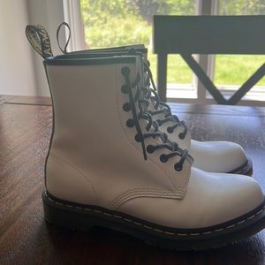 White Dr. Martens. 1460’s. Women’s 9